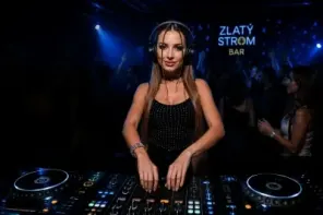 DJane v clubu